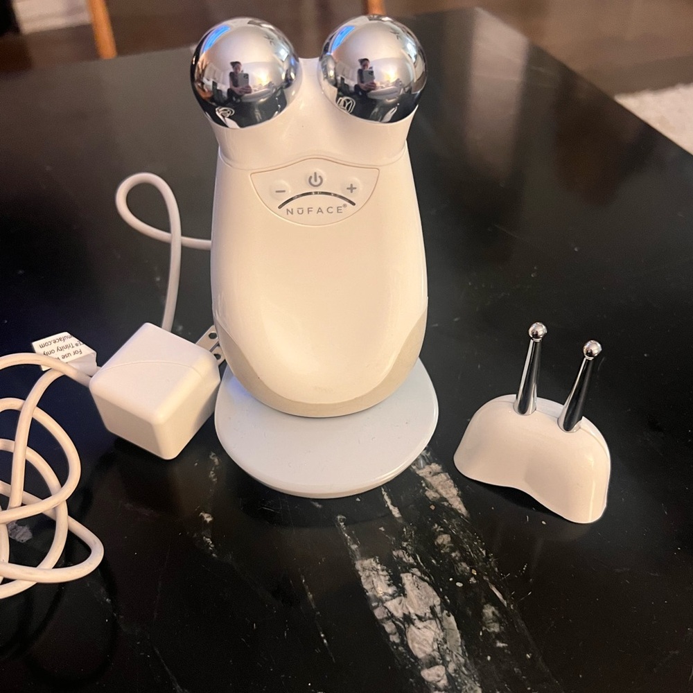 NuFACE Trinity Facial Toning Device + Ele